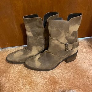 Donald Pliner Western style boots